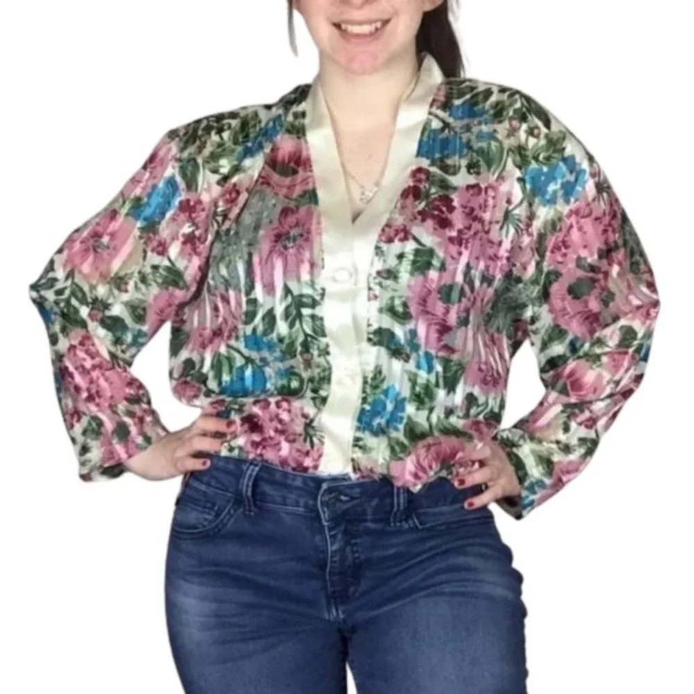 Vintage Victoria’s Secret gold label floral mini kimono size small romantic
